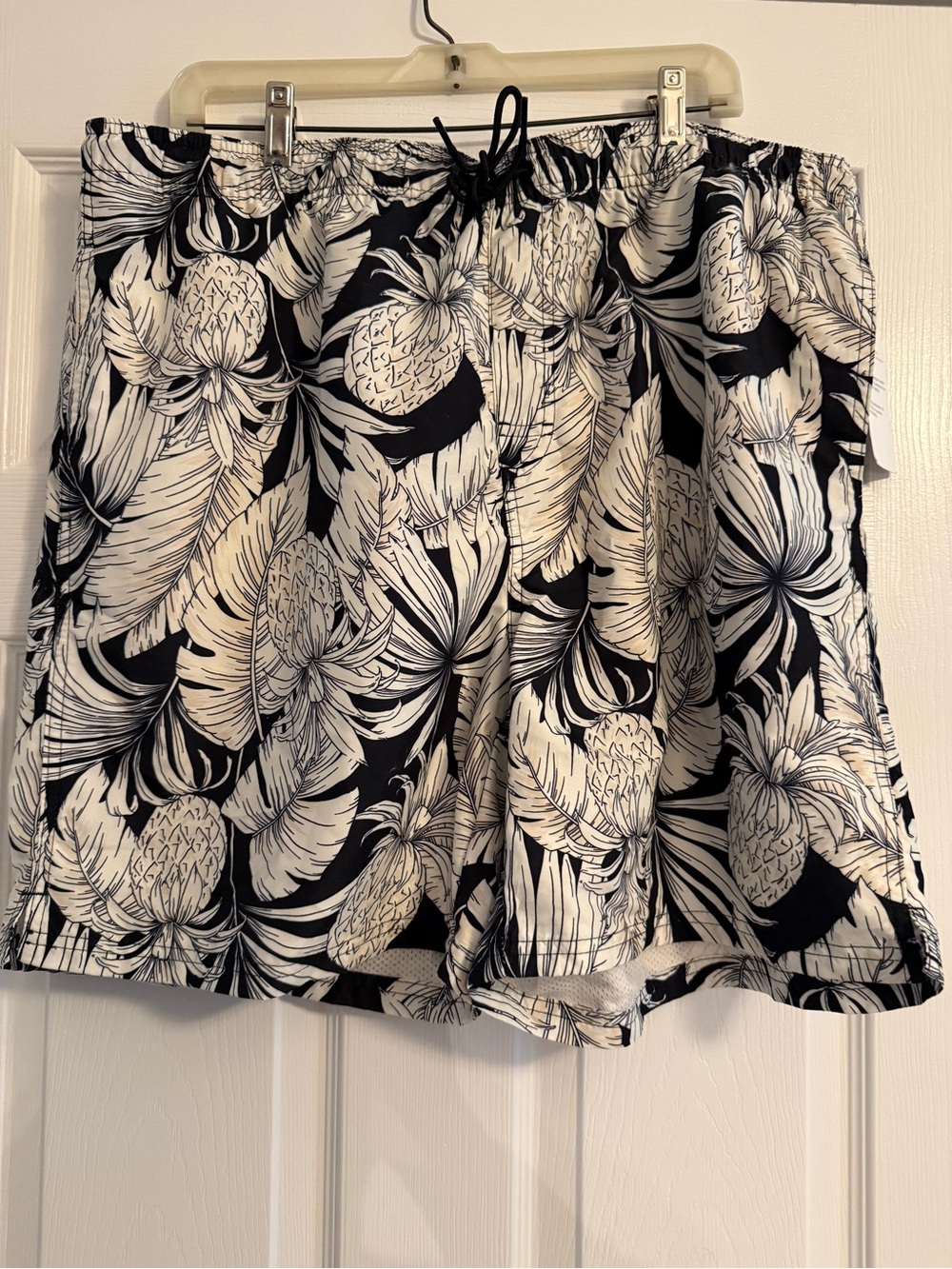 Old Navy Men’s Black and White Tropical Print Swim Trunks